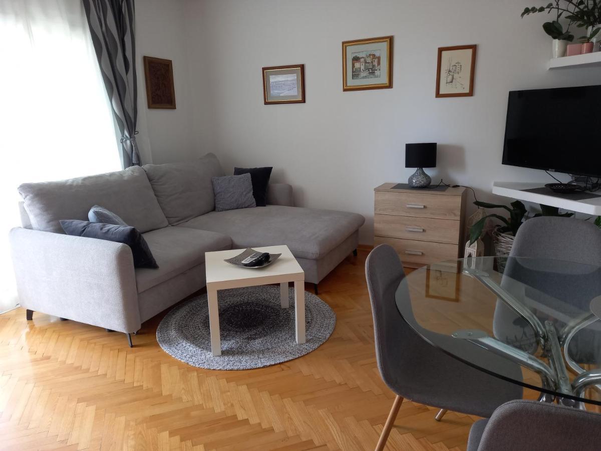 Apartments Anita Crikvenica Bagian luar foto