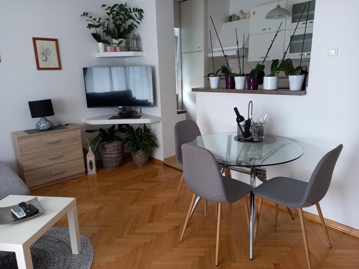 Apartments Anita Crikvenica Bagian luar foto