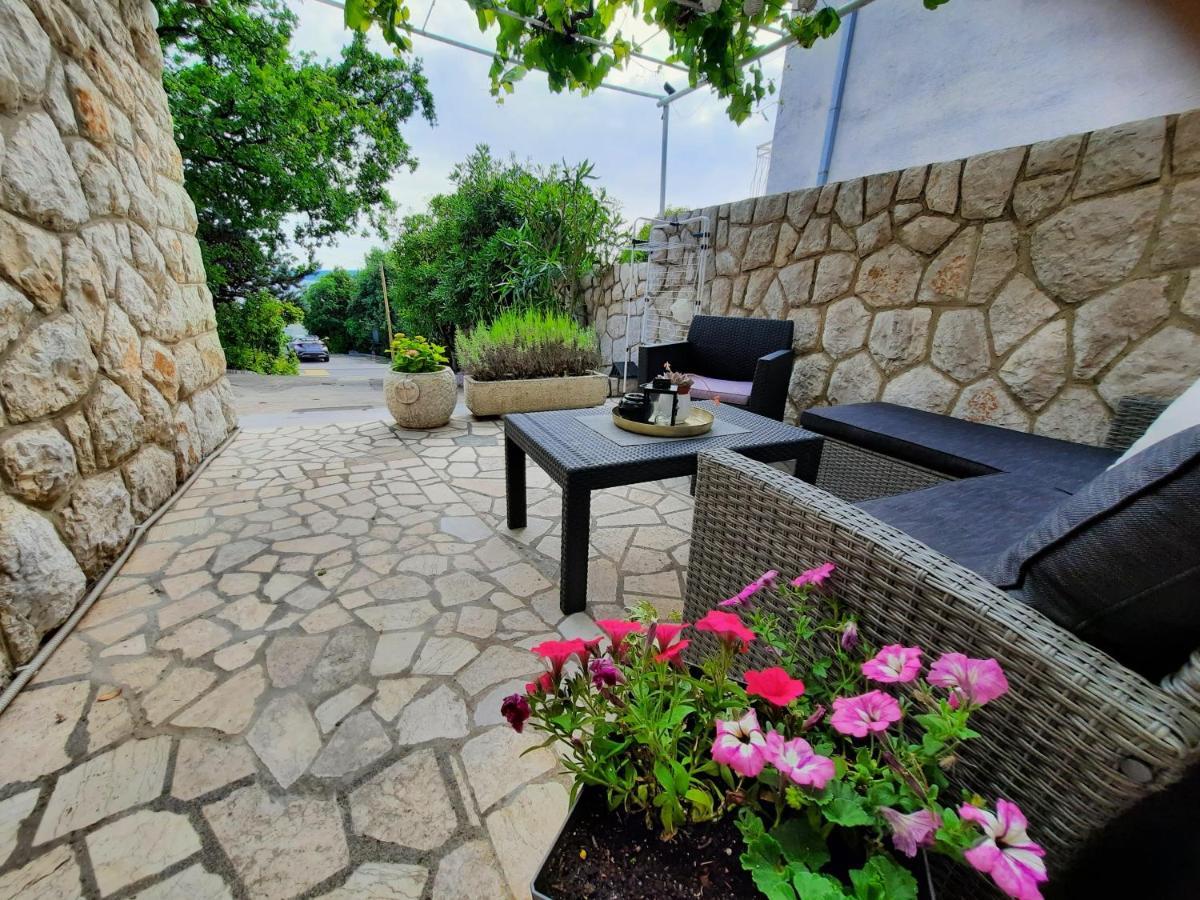 Apartments Anita Crikvenica Bagian luar foto